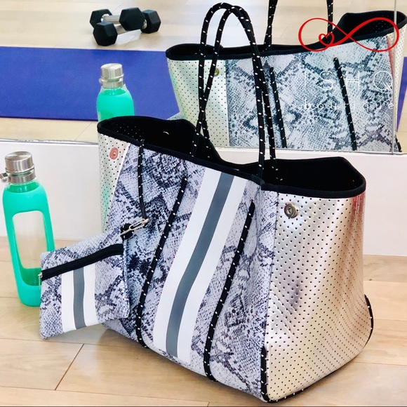 Abby, Trapeze Neoprene Tote Bag Gym bag beach bag - Picture 2 of 8